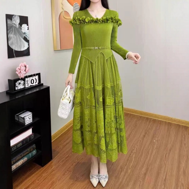 Miyake Pleated Dresses Plisse  - Summer Clothing Staples recensione e prezzo